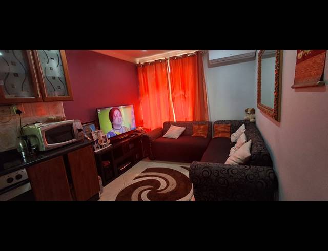 2 BEDROOM APARTMENT FOR SALE IN WATSONIA